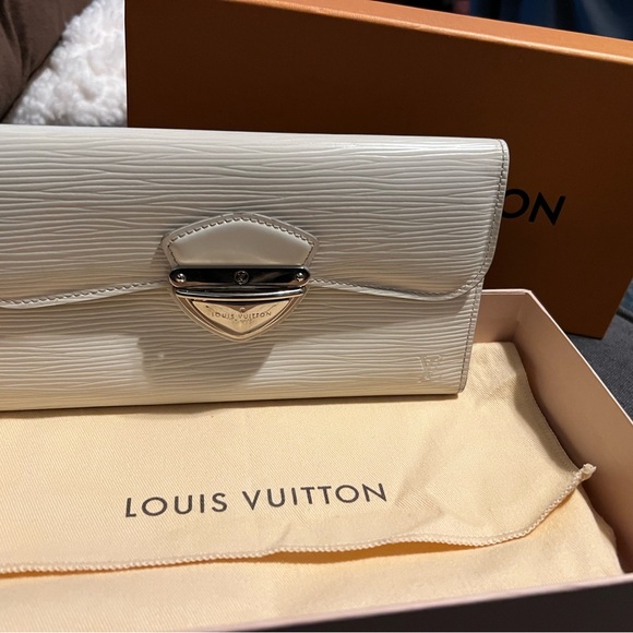 Louis Vuitton Handbags - Authentic Louis Vuitton wallet